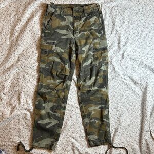 Mother camouflage cargo pants The Sir, Yes Sir straight leg.